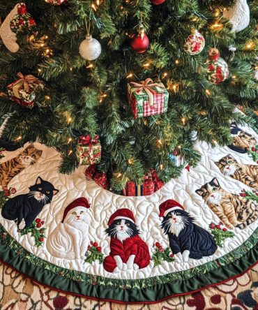 Merry Meowlidays Quilted Cat Christmas Tree Skirt - Cute Kitty Holiday Tree Skirt, Soft Quilted Pet-Friendly Décor