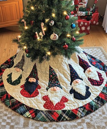 Noel Nostalgia Quilted Tree Skirt – Timeless Holiday Motif 48-Inch Round , Plush Reversible Christmas Display Skirt