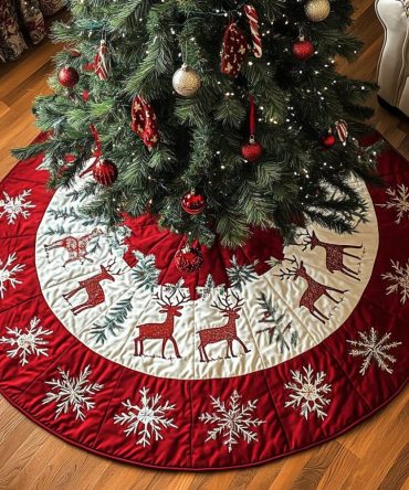 Northern Lights Reindeer Quilted Tree Skirt — Colorful Aurora-Inspired Christmas Skirt With Reindeer Accents For Eye-Catching Holiday Decor
