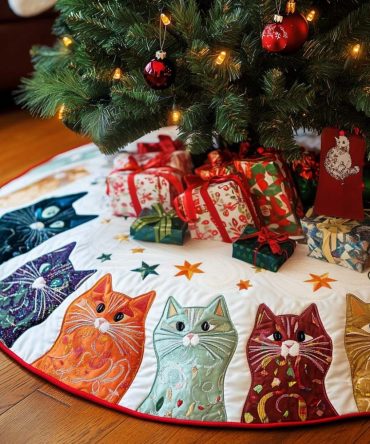 Playful Pounce Kitten Quilted Tree Skirt - 48-Inch Cat-Themed Holiday Base With Cozy Padding And Anti-Slip Backing