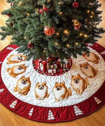 Pomeranian Bliss Quilted Christmas Tree Skirt — Soft Quilted Holiday Base With Cute Pomeranian Artwork For A Cozy Festive Display