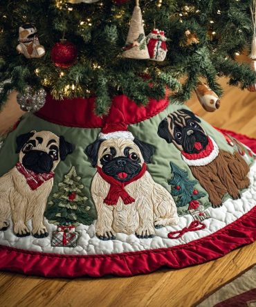 Cheerful Quilted Pug Christmas Skirt — Festive Pet-Themed Holiday Tree Skirt, Durable Stitching, Washable & Gift-Wrappable