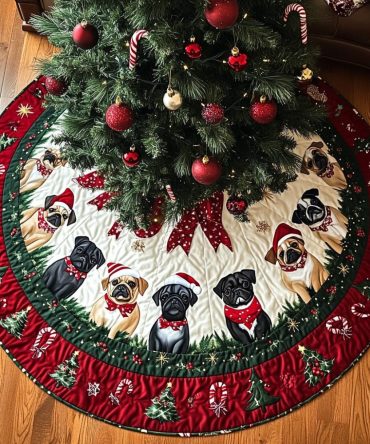 Pug Noel Quilted Tree Skirt — Classic Festive Tree Base Cover With Pug Motif, Durable Fabric, Elegant Holiday Accent