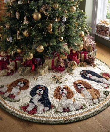 Royal Holiday Quilted Tree Skirt — Elegant Burgundy & Ivory Plush Tree Base Cover For Christmas Décor & Gift-Ready Packaging