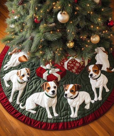 Russell Adventure Quilted Christmas Tree Skirt — Adventure-Themed Jack Russell Holiday Skirt With Durable Quilting For Festive Home Styling