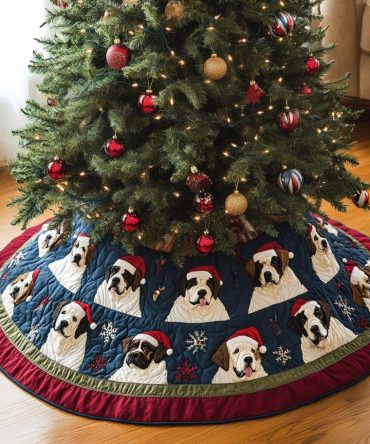 Saint Bernard Xmas Joy Quilted Tree Skirt — Festive Dog Illustration, Luxurious Padded Holiday Décor & Gift For Dog Owners