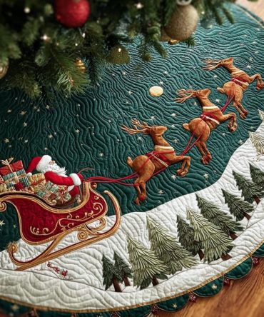 Festive Quilted Christmas Tree Skirt — Santa Delight Motif, Classic Holiday Styling With Soft Textured Quilting, Easy To Store