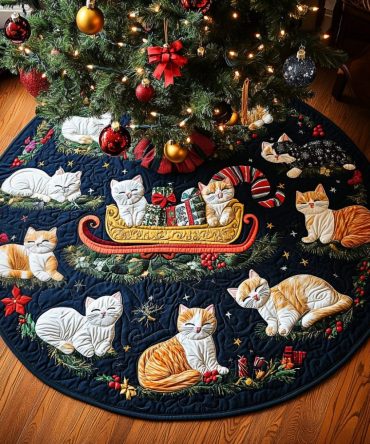Santa Paws Quilted Cat Christmas Tree Skirt — Festive Santa Cat Design Quilted Tree Skirt, Perfect Holiday Decor For Cat Lovers
