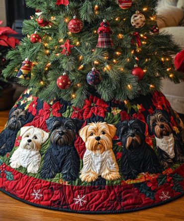 Scottie Sleigh Ride Quilted Tree Skirt — Festive Terrier Holiday Scene, Plush Quilting & Easy-On Closure For Decor