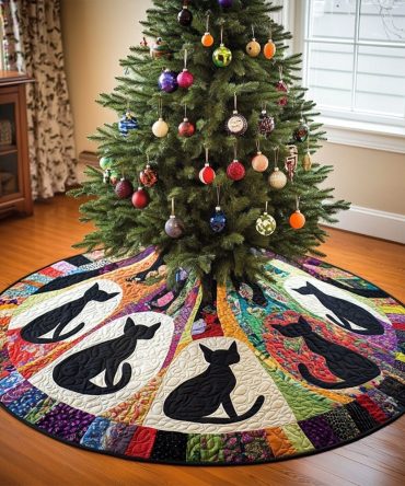 Silhouette Serenity Quilted Tree Skirt — Sleek Black & White Holiday Base With Artistic Cat Silhouettes, Premium Quilted Finish