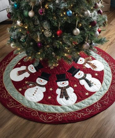 Cheerful Snowman Cheer Quilted Tree Skirt — Festive Holiday Artwork, Soft Lining, Machine-Washable & Durable Seasonal Accent
