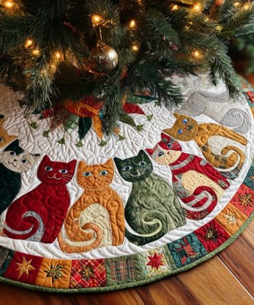 Starfall Quilted Cat Christmas Tree Skirt — Luxurious Patchwork Holiday Tree Base Cover, Soft & Durable, Perfect Gift For Cat Lovers