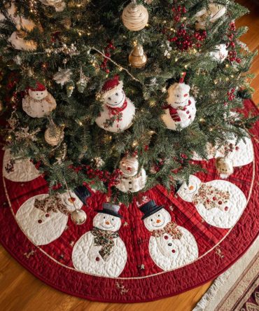 Tartan Snowman Quilted Tree Skirt — Festive Plaid & Snowman Design, Classic Holiday Textiles, 48" Round, Reversible & Family-Friendly