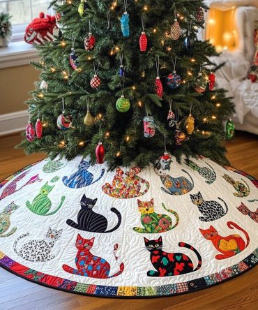 Whispering Paws Quilted Tree Skirt — Subtle Cat Silhouette Holiday Mat, Soft Quilting For Chic & Pet-Friendly Christmas Styling