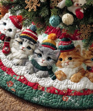 Winter Cat Delight Quilted Christmas Tree Skirt — Cozy Cat Holiday Skirt With Elegant Quilting, Winter-Ready Design & Easy Care
