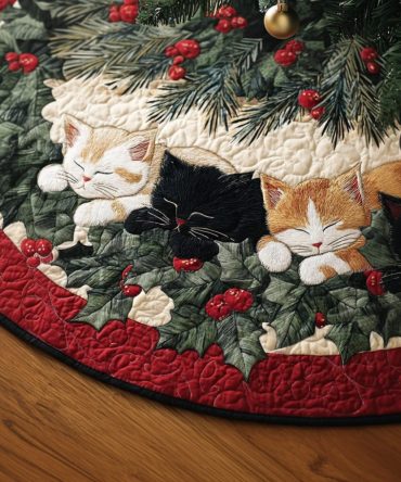 Winter Snuggle Quilted Tree Skirt - Soft Quilted Fabric, Easy-Care Holiday Accent, Ideal Gift & Tree Base Cover