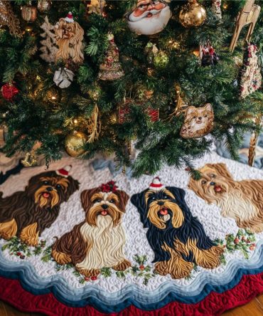 Yorkshire Blessing Quilted Holiday Tree Skirt — Classic Plaid & Embroidered Accents, Quilted Christmas Skirt For Traditional Décor