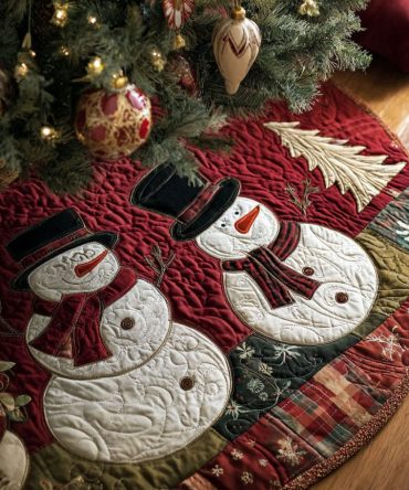 Yuletide Blessings Quilted Tree Skirt — Classic Christmas Tree Skirt With Timeless Holiday Motif For Elegant Seasonal Decor