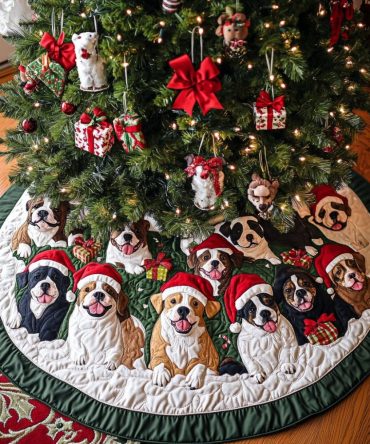 Custom Pitbull Holiday Tree Skirt - Personalized Christmas Tree Collar Celebrating Pitbulls, Plush Handmade Décor, Made-To-Order
