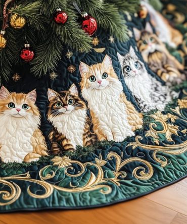 Emerald Filigree Christmas Tree Skirt With Cat Silhouettes - Handcrafted, Custom Size Options For Luxe Holiday Decor