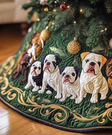 Green & Gold Vine Bulldog Christmas Tree Skirt — Custom Quilted Holiday Tree Skirt With Elegant Gold Vine Accents