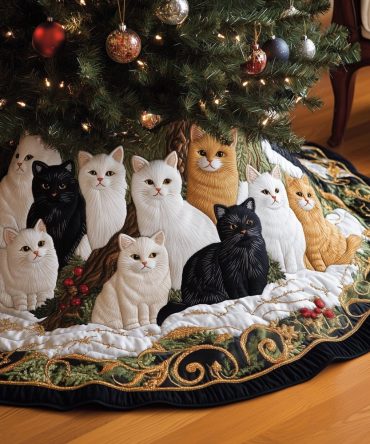 Elegant Gold-Bordered Quilted Christmas Tree Skirt With Cat Motifs On Cream — Handmade, Luxurious Made-To-Order, Sizes Up To Custom, Ships 2–3Wk