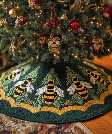 Honeybee Scallop Evergreen Tree Skirt — Custom-Made Bee Motif Holiday Tree Collar With Scalloped Edge, Handcrafted