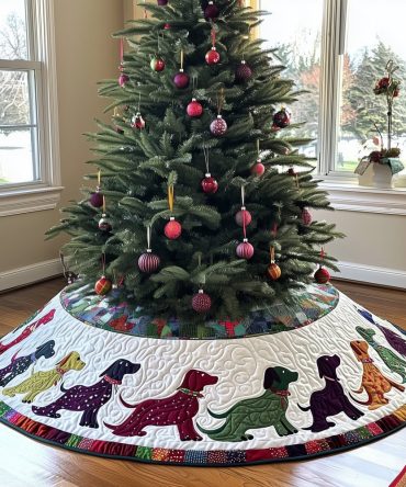 Calico Dachshund Circle Holiday Tree Skirt - Handmade Colorful Christmas Skirt, Perfect Gift For Dog Enthusiasts