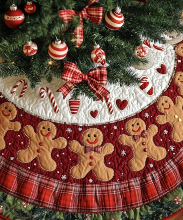 Wine Gingerbread & Hearts Christmas Tree Skirt — Sweet Handmade Holiday Skirt In Rich Wine Hue With Gingerbread Motifs, Customizable