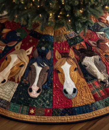 Elegant Horse Head Patchwork Tree Skirt In Red & Navy — Handcrafted Christmas Tree Base Cover, Custom Holiday Statement