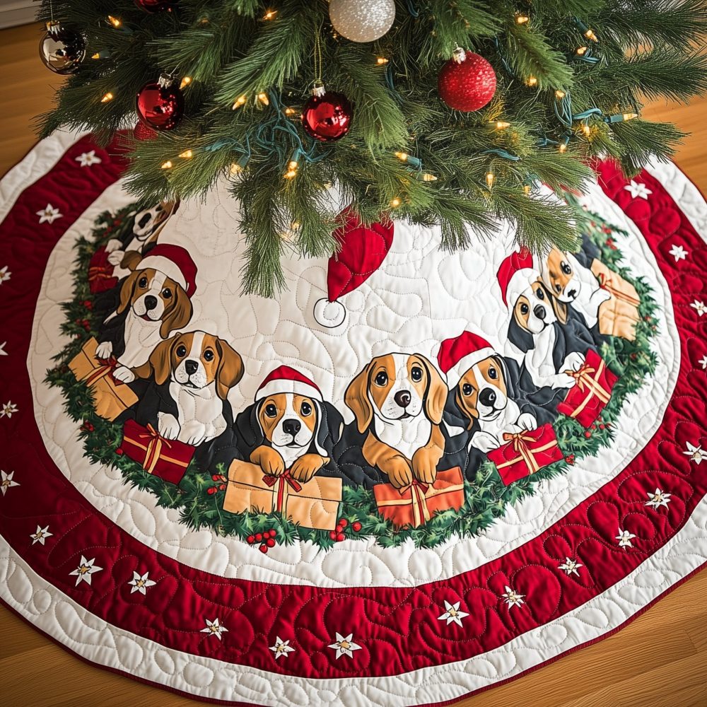Holly Wreath Beagle Christmas Tree Skirt - Festive Quilted Holiday Mat With Wreath Motif, Handmade, Personalized And Made-To-Order