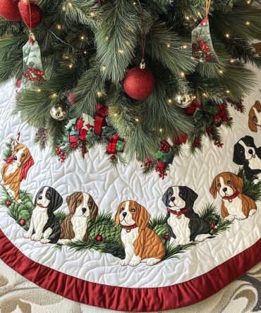 Holly Sprigs Beagles Christmas Tree Skirt - Festive Made-To-Order Tree Collar For Dog Lovers, Personalized Pet Holiday Decor