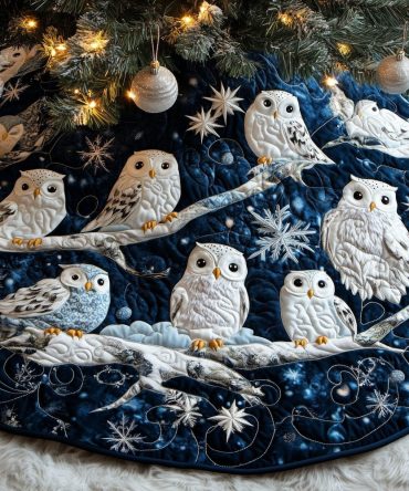 Snowy Owl Winter Night Christmas Tree Skirt — Custom Quilted Night-Sky Holiday Collar, Elegant Woodland Wildlife Décor