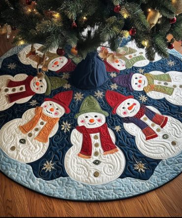 Navy & White Snowmen Quilt Tree Skirt — Classic Snowman Holiday Tree Skirt With Navy Accents, Made To Order
