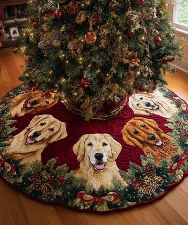 Red Scarf Golden Retriever Wreath Style Tree Skirt — Custom Holiday Tree Skirt For Dog Lovers And Festive Rooms, Made-To-Order
