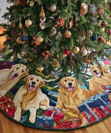 Custom Golden Retriever 'Spirit' Holiday Tree Skirt — Personalized Christmas Decor, Handmade Pet Lover Gift, Cozy Holiday Accent