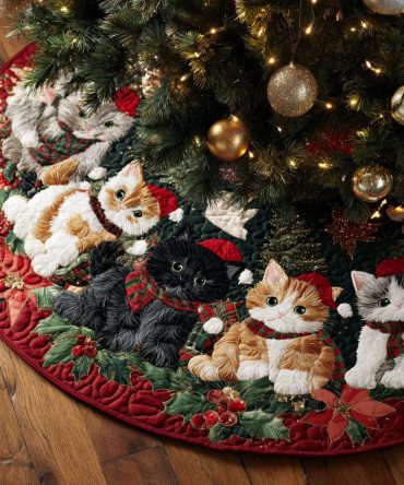 Cute Kittens Holiday Tree Skirt — Custom-Made Cat Lover Christmas Mat, Soft Fleece, Machine Washable, Ideal Gift For Pet Parents