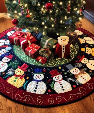 Icy Charm Velvet Christmas Tree Skirt - Delicate Snowflake & Frost Details, Custom Winter Tree Base, Luxurious Holiday Home Accent
