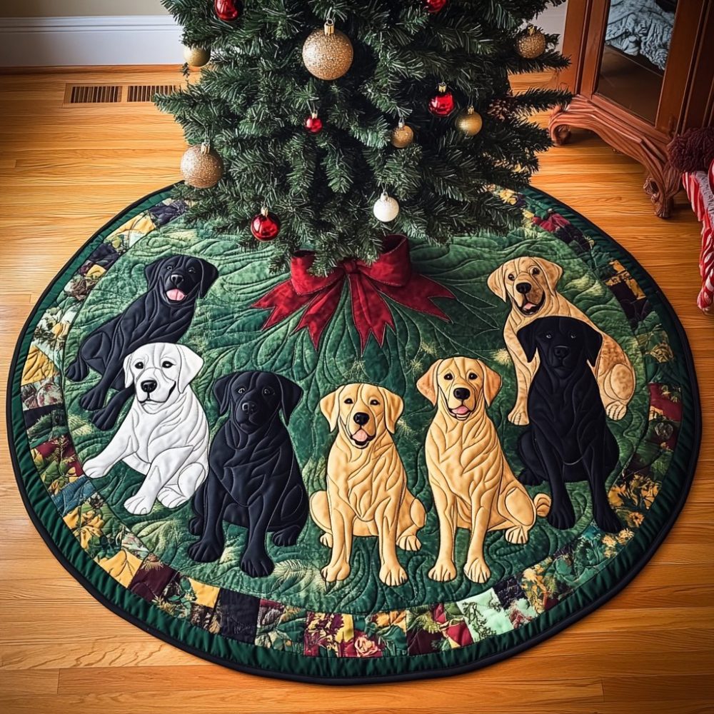 Labs On The Emerald Patch Ring Tree Skirt — Made-To-Order Labrador Christmas Collar With Emerald Patch Ring, Upscale Holiday Décor, Machine Washable