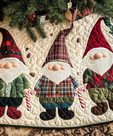 Custom Merry Beards Christmas Tree Skirt - Personalized Holiday Tree Skirt With Festive Beard Motifs, Handmade, Unique Gift