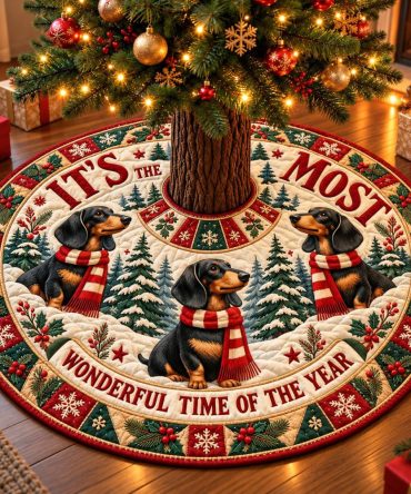Most Wonderful Dachshund Holiday Tree Skirt — Charming Wiener Dog Christmas Mat, Handcrafted Custom Sizes, Cozy Felt & Perfect Stocking-Style Gift