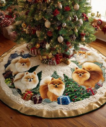 Holiday Gathering Pom Tree Skirt — Custom Pomeranian Christmas Skirt, Handcrafted Cozy Base For Family & Pet Holiday Decor