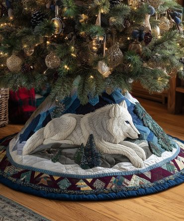Quiet Snow Elegant Christmas Tree Skirt - Custom Made, Soft Winter White Fabric, Minimalist Holiday Décor, Personalized Option