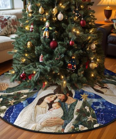 Star Of Wonder Christmas Tree Skirt — Celestial Star Holiday Skirt In Premium Velvet, Elegant Personalized Décor, Made-To-Order, Personalize Name & Year, Fast Shipping