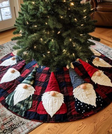 Stuffer Snug Cozy Christmas Tree Skirt — Plush Gift-Ready Holiday Base Cover, Made-To-Order Handmade Festive Layer