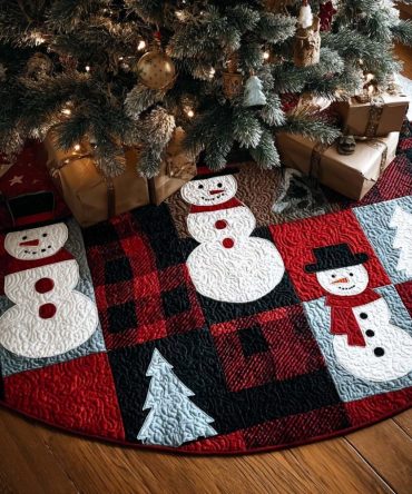Custom 'Pal' Holiday Tree Skirt — Handmade Winter Pal Christmas Collar, Personalized Pet & Family-Friendly Tree Skirt (Custom Sizes Available)