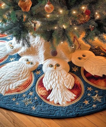 Handcrafted Perch-Themed Holiday Tree Skirt — Custom Winter Bird Print Christmas Tree Collar, Elegant Seasonal Décor (Personalizable)